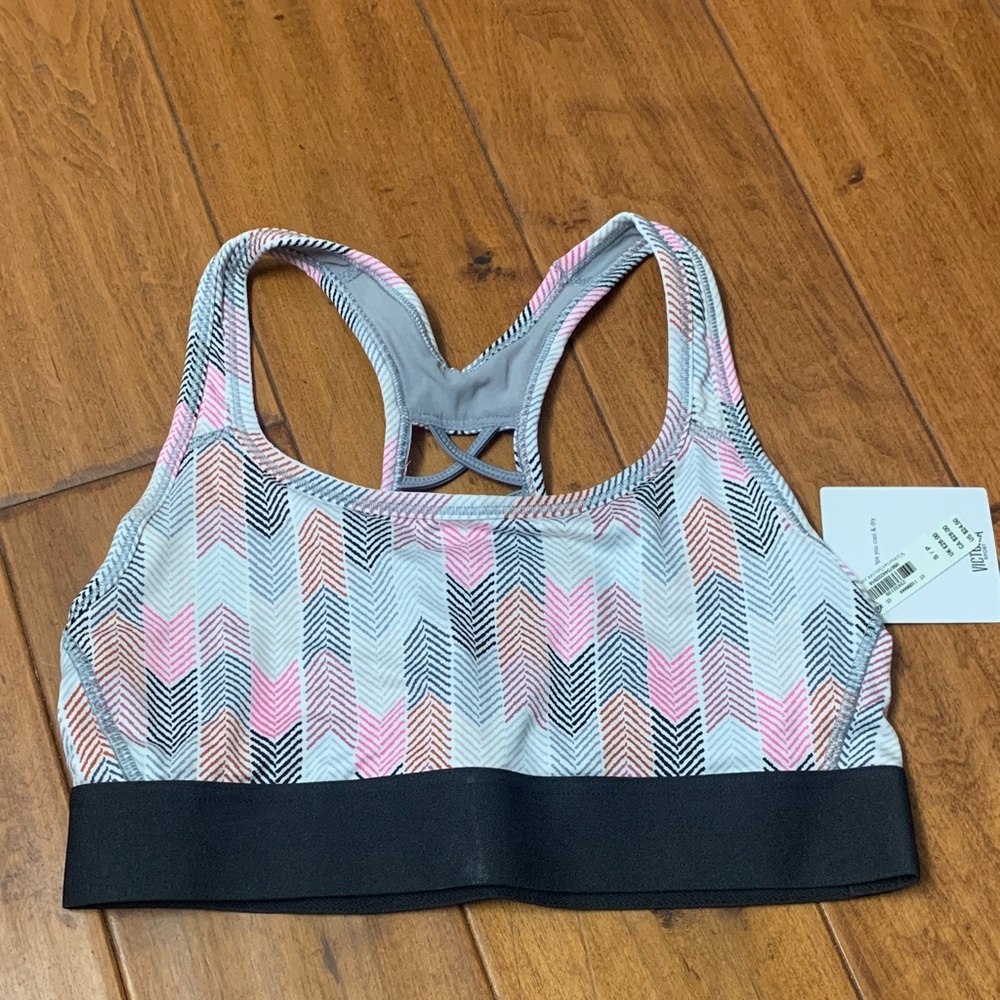 New! Victoria Sport design sports bra & back criss cross straps Small
